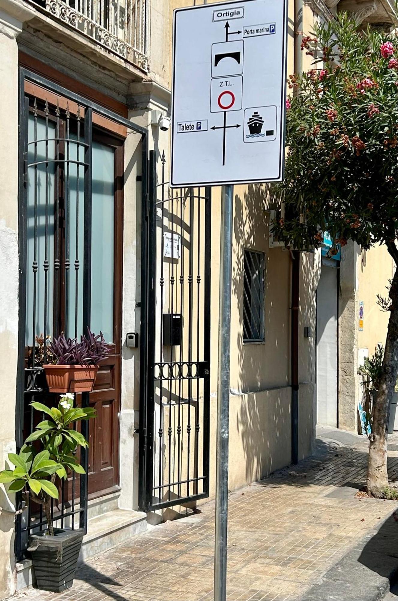 דירות סירקוזה Ortigia Loft Via Malta, 22 מראה חיצוני תמונה